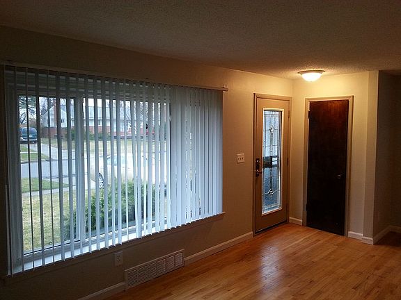 2nd image of 870 Nash Ave
