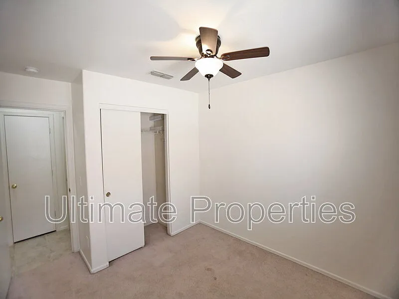 2 bed, 2.0 bath, 923 sqft, $1,695 — Photo 3