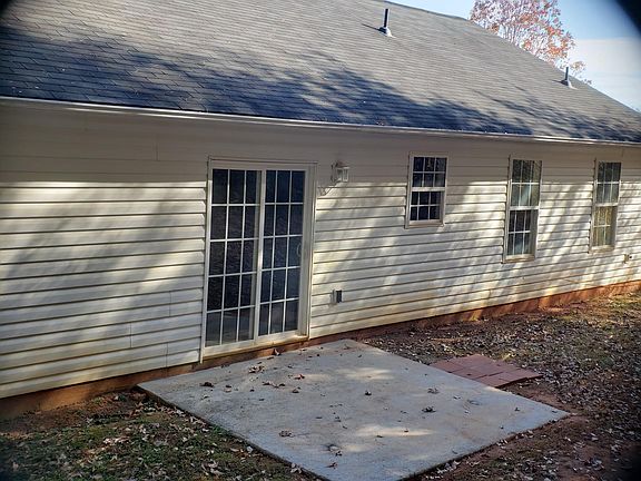 5th image of 100 Lakanwood Ln