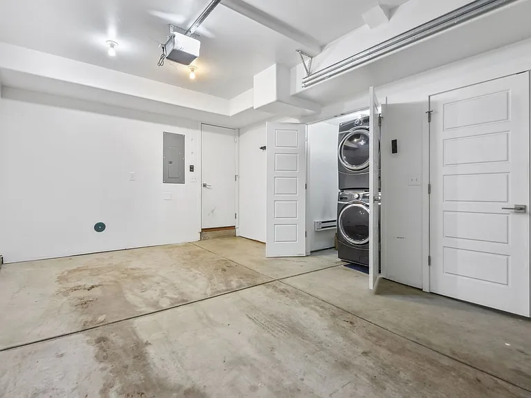 1551 W 43rd Ave — Photo 22