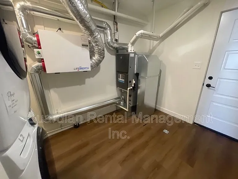 577 Syndicate Ave S — Photo 16