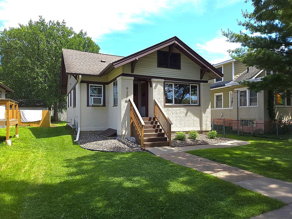 1st image of 920 20th Ave SE