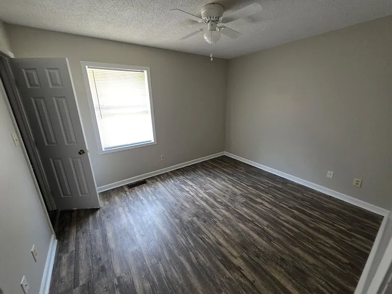 61-77 Mackenzie Ln — Photo 4