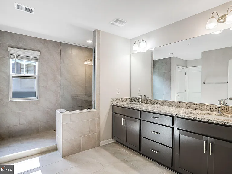 404 Constellation Ln — Photo 11