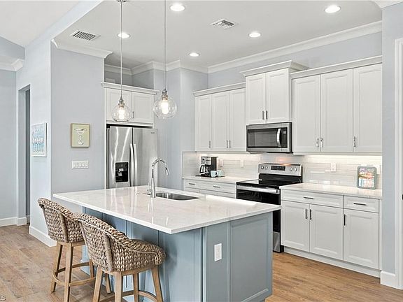 4th image of 7226 Saona CT