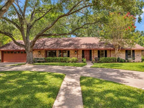 3403 Nottingham St, Pearland, TX 77581
