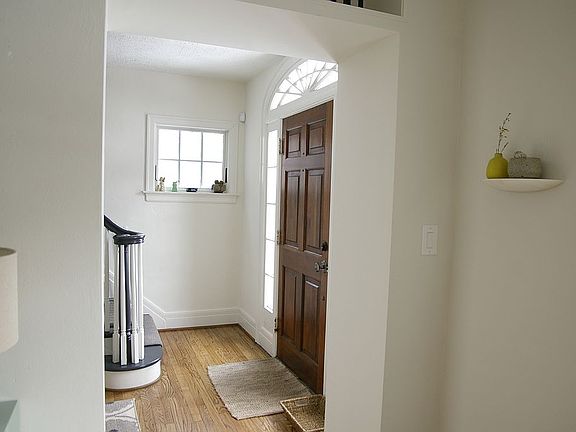 2nd image of 815 Woodland St