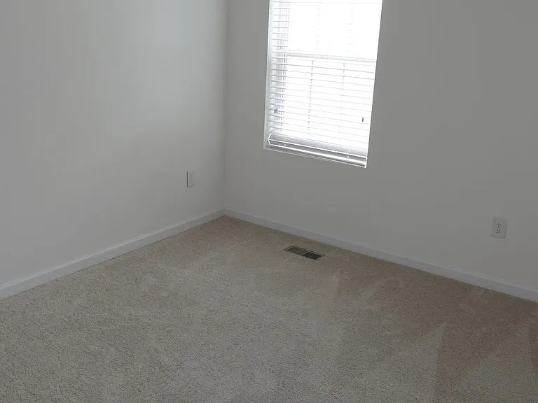 7706 Gaston Pl — Photo 17