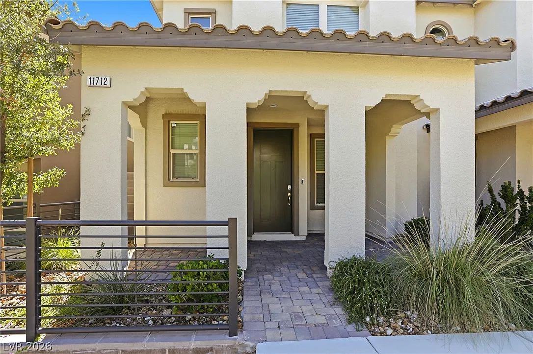 3 bed, 2.5 bath, 1542 sqft, $2,500 — Photo 3