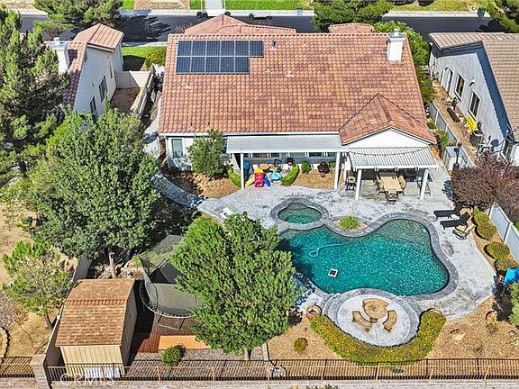 5th image of 11240 Dandelion Ln