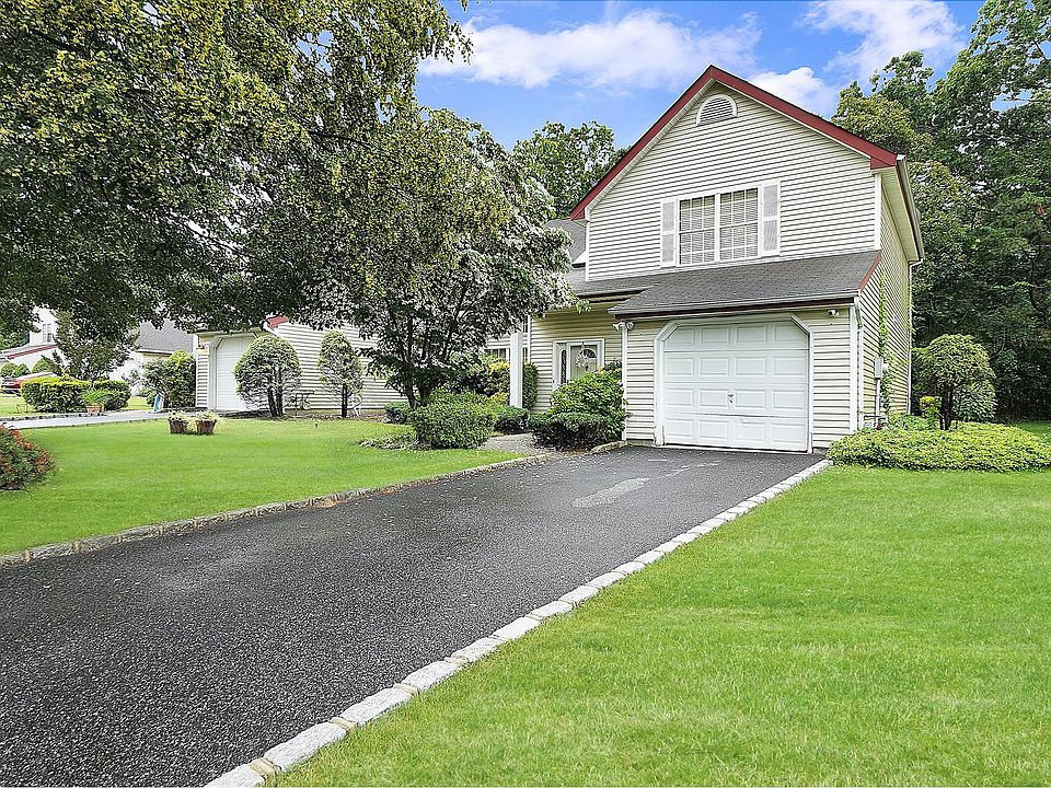 1st image of 3 Balmoral Ct #1