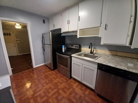3rd image of 619 S Napoleon Ave