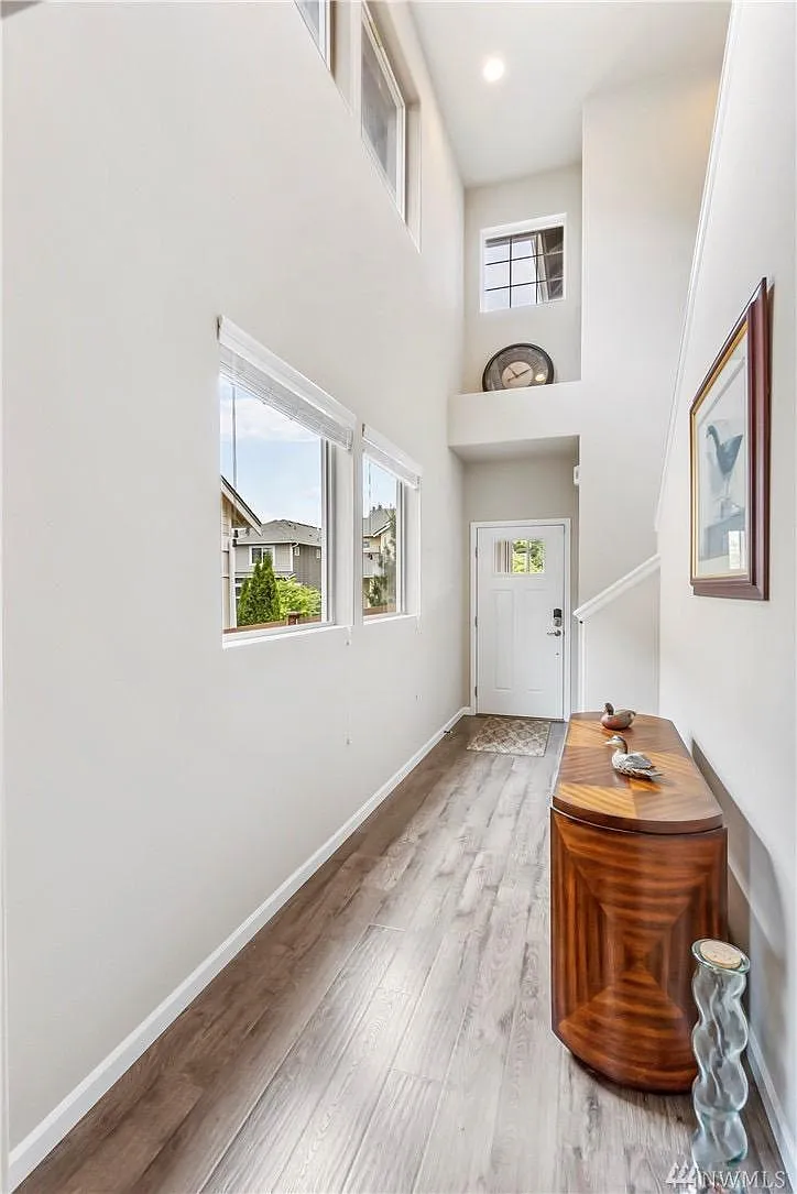 Hallway - 511 Birchwood Dr SW