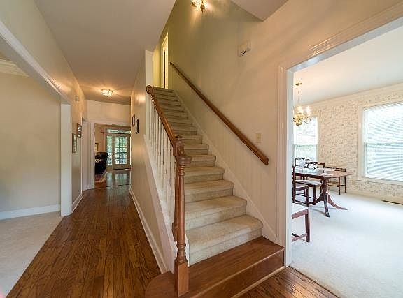4th image of 1102 Shades Cir SE