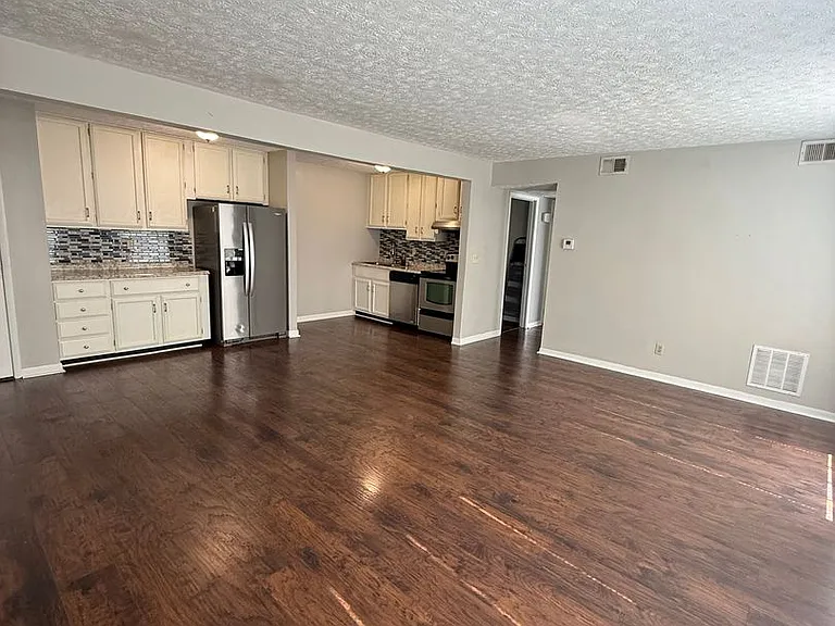 4400 Kanawha Tpke — Photo 3