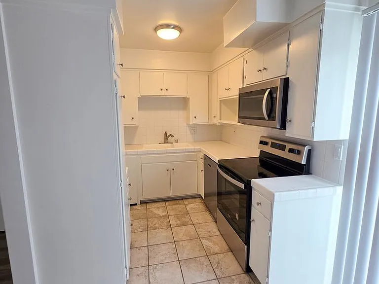3505 Emerald St — Photo 8