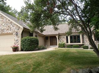 14591 W Fieldpointe Ct, New Berlin, WI 53151