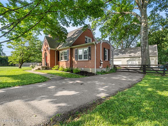 3rd image of 3916 Glen Oak Dr