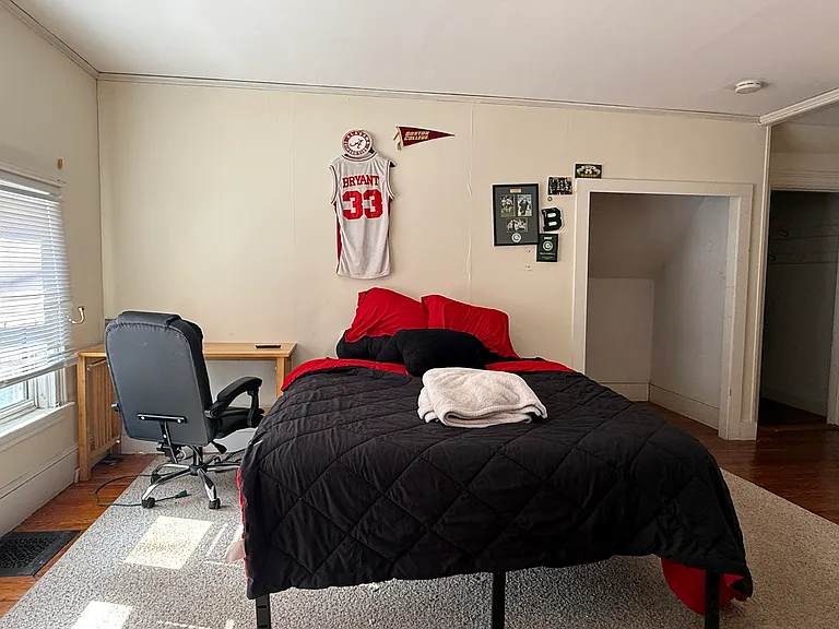 12 Braemore Rd #2 — Photo 4