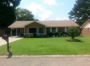 397 Smith Dr, Columbus, MS 39702