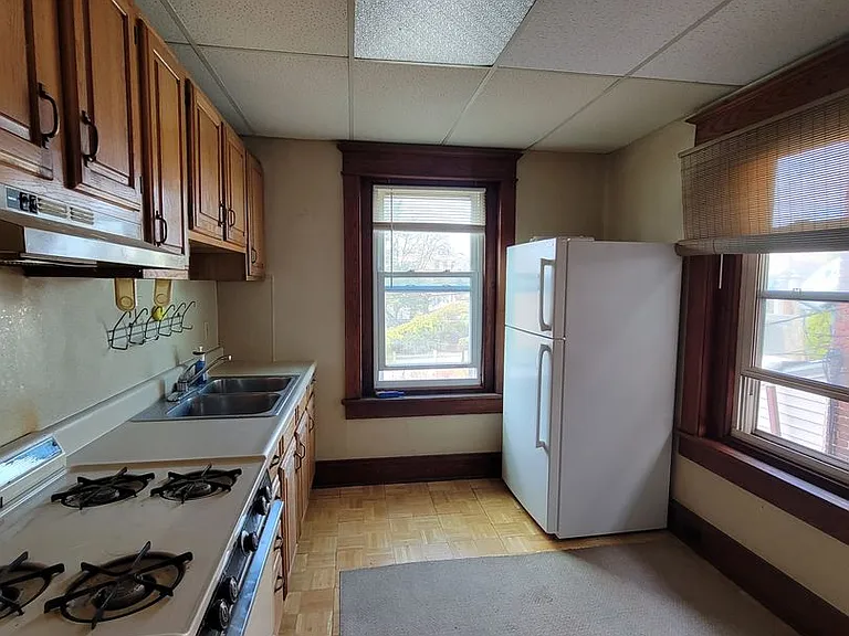 1107 Maple St — Photo 2