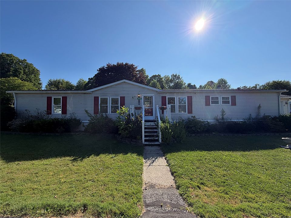 1st image of 555 Shadybrook Cir
