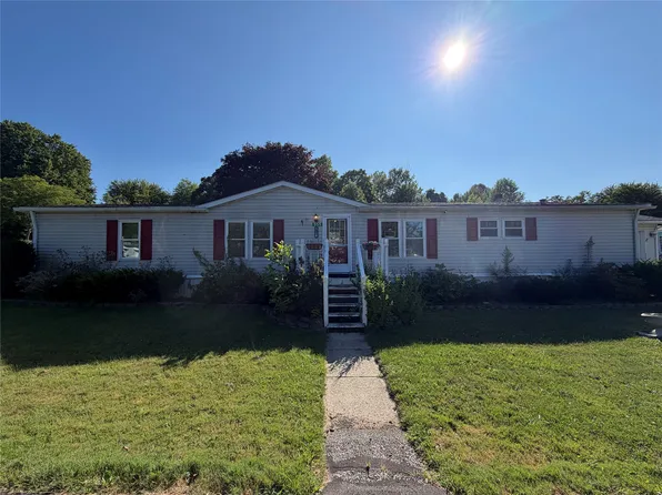 555 Shadybrook Cir, Girard, PA 16417