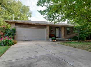 2220 S Newton Ave, Springfield, MO 65807