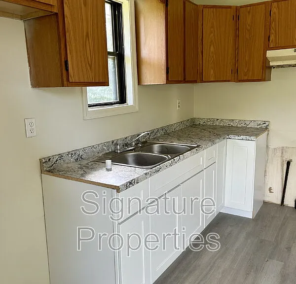 412 Virginia St — Photo 6