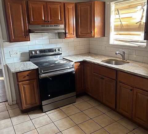 3rd image of 513 Kohn St