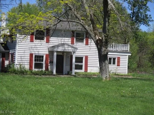 90 Aurora Hudson Rd, Aurora, OH 44202