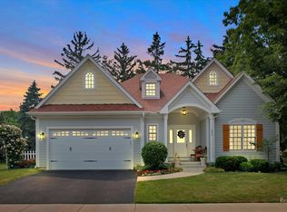 392 Fritz Ln, Geneva, IL 60134