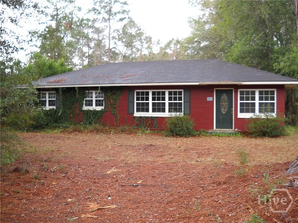 108 Cedar Dr