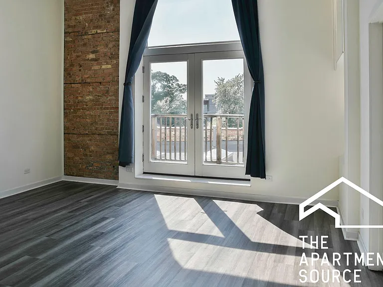 2401 W North Ave #303 — Photo 9