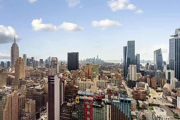 Rented by R New York | media 2