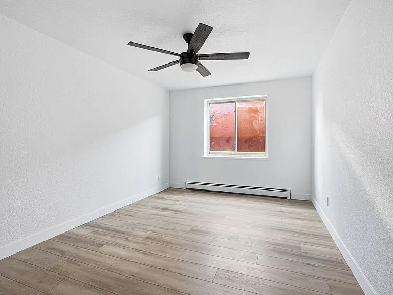 2526 N Clay St — Photo 26