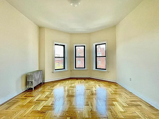 Rented by EXR | media 4