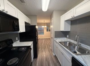 8905 Schick Rd APT B, Austin, TX 78729