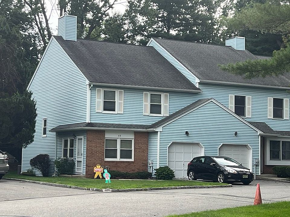 1st image of 49 Bernard Ct