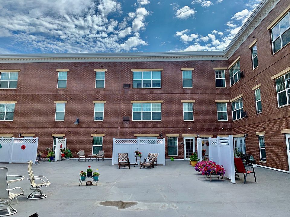 1st image of 420 5th Ave S APT 214