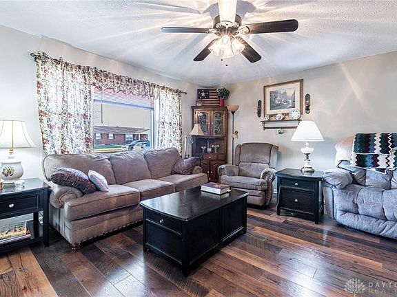 4th image of 523 Glenn Ave