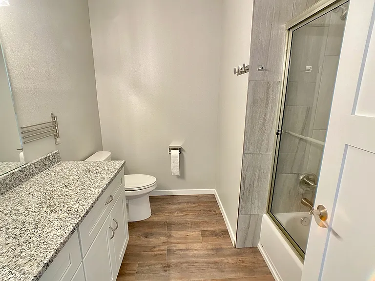 207 4th St E #25 — Photo 6