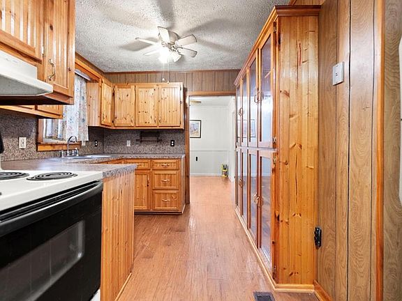 3rd image of 3665 Possum Trot Rd