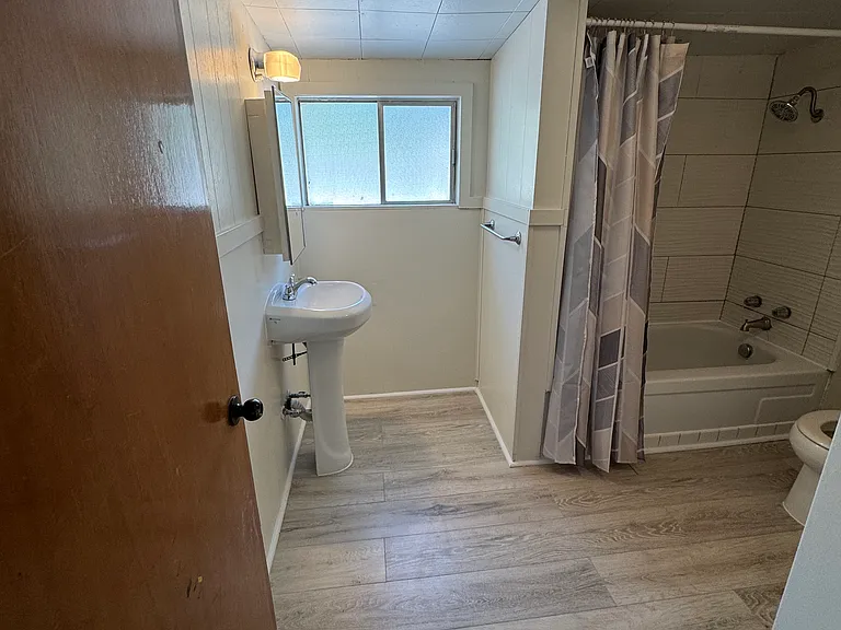510 S Weed Blvd #B — Photo 6