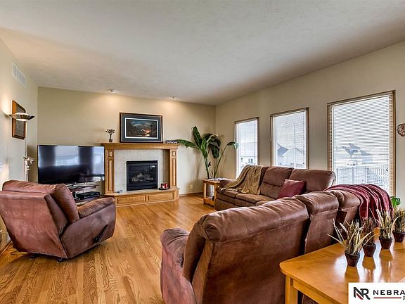 3rd image of 21110 Hampton Dr