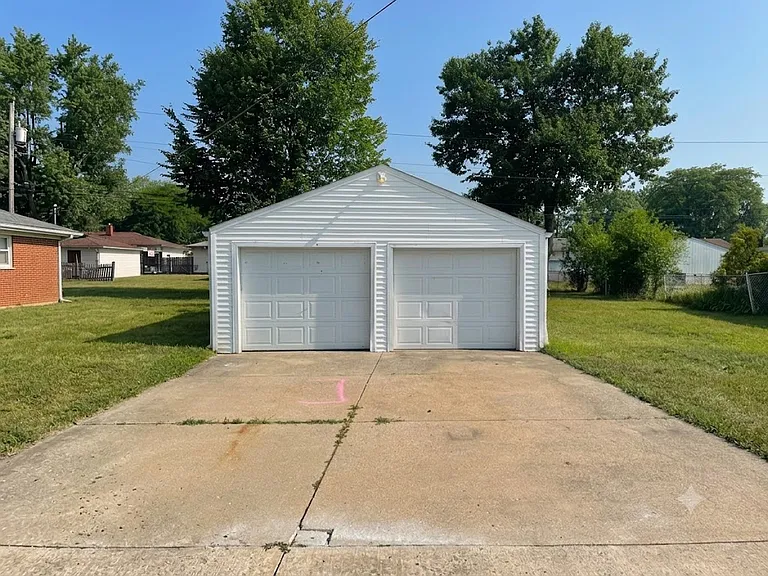 15917 Steinway Blvd — Photo 13