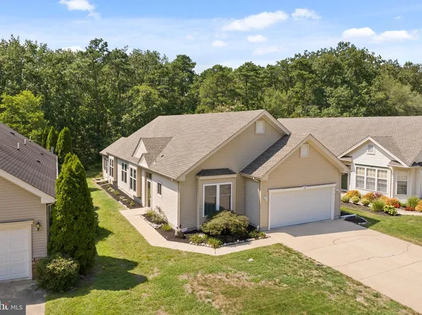 37 Huntington Dr, Southampton, NJ 08088