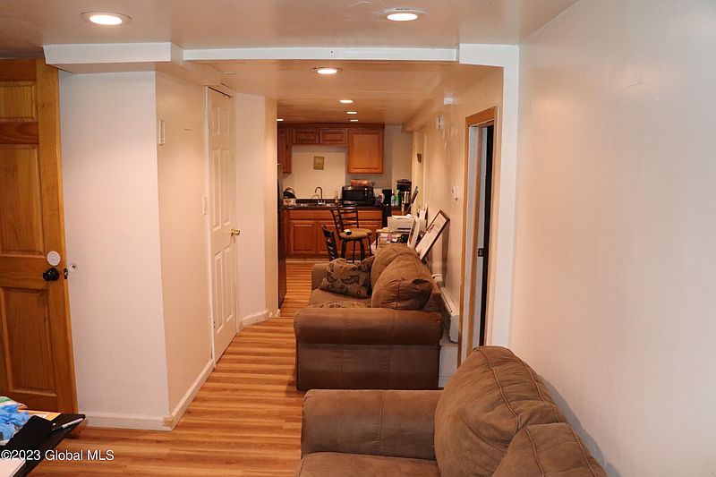 4th image of 120 Hill Street