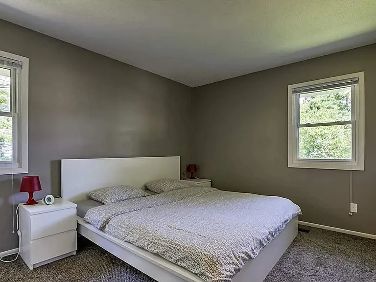 1901 Manor Ct — Photo 11