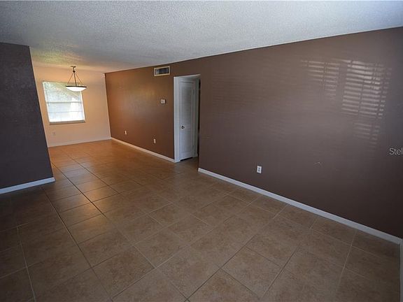 5th image of 1920 E Edgewood Dr